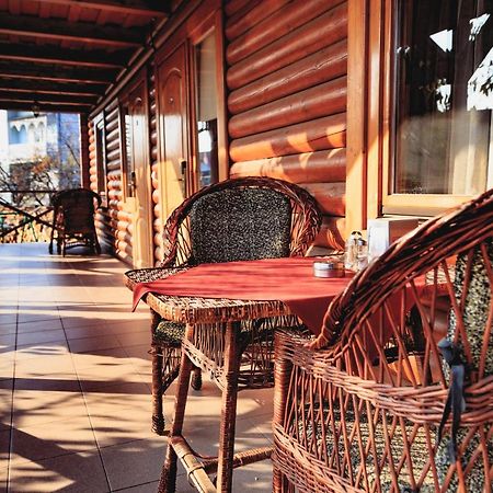 Hôtel Europe à Oujhorod Extérieur photo