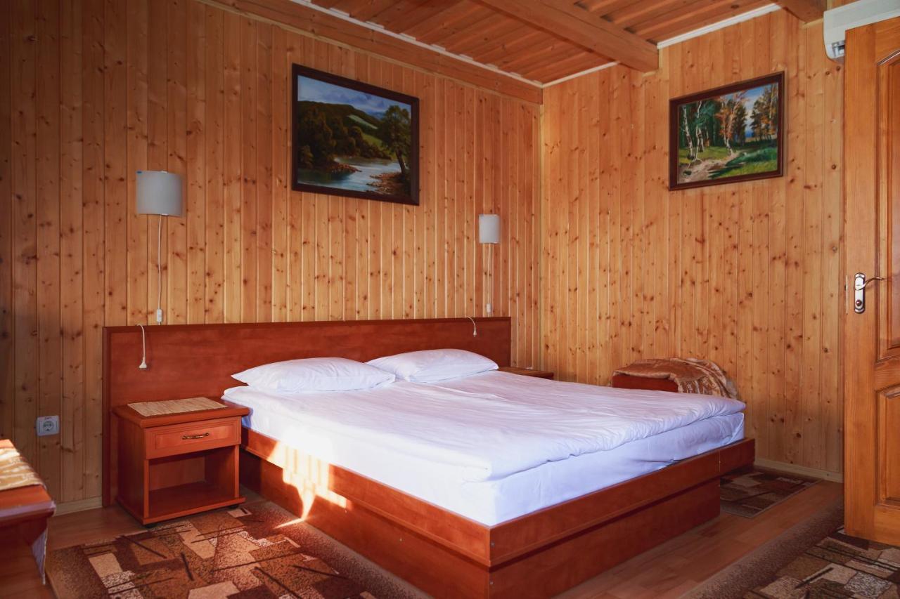Hôtel Europe à Oujhorod Extérieur photo