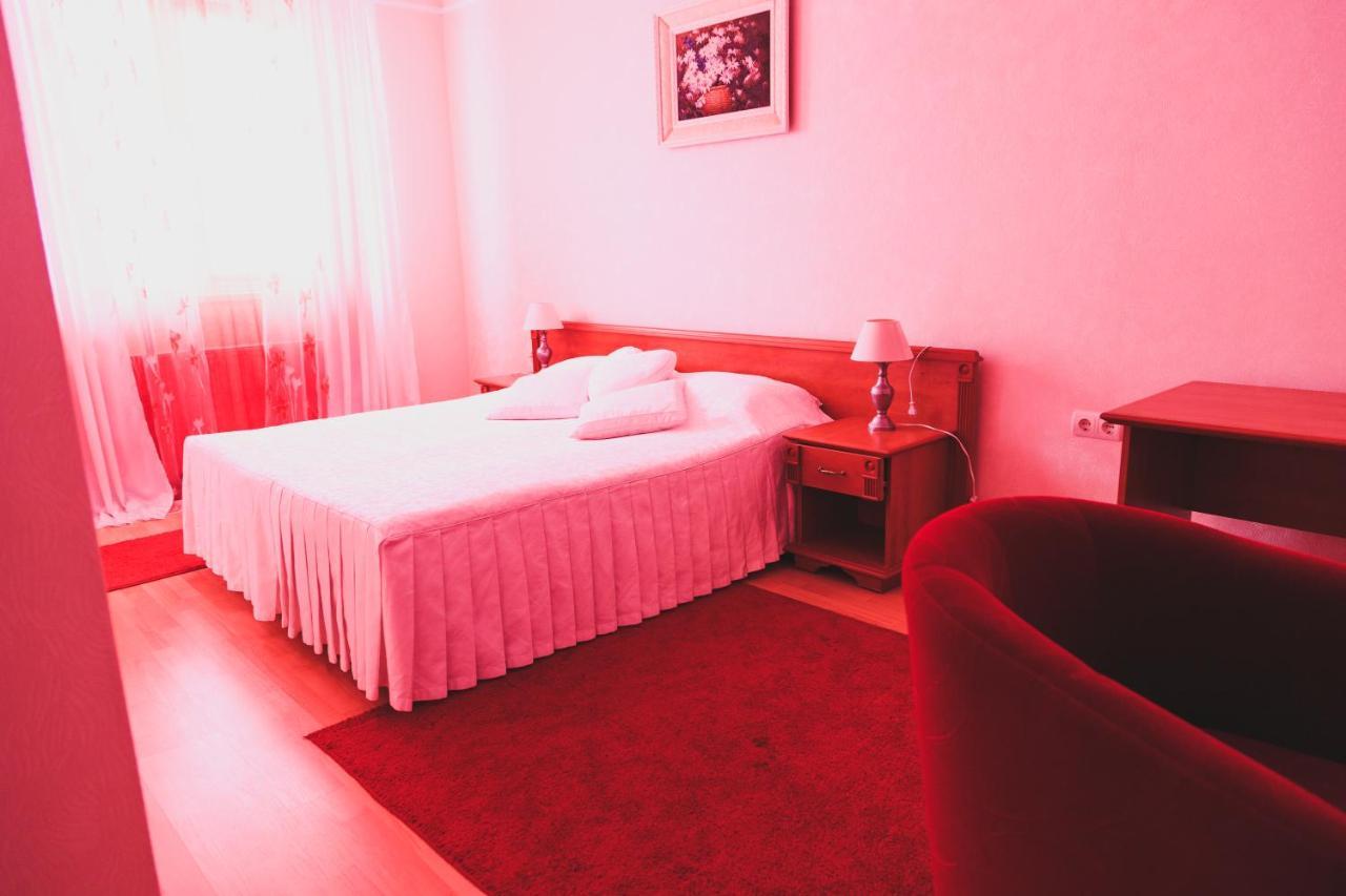Hôtel Europe à Oujhorod Extérieur photo
